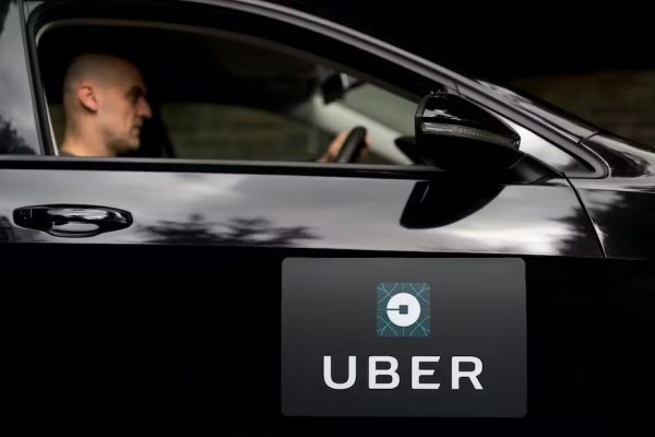 Mobil Uber Servis Secara Berkala Saat Mencapai KM Tertentu